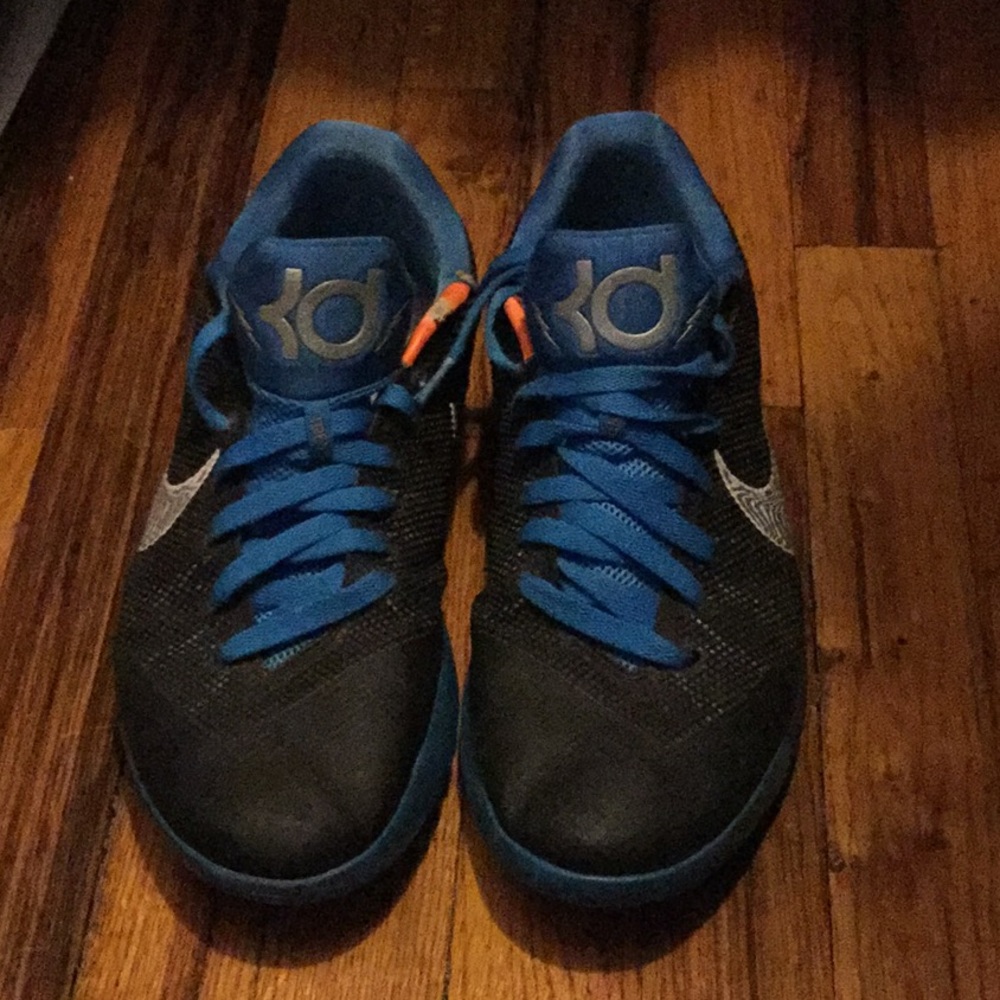 Nike KD basketball low top sneakers